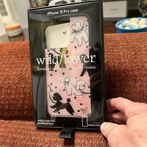 Like new Wildflower case for iPhone 13 pro